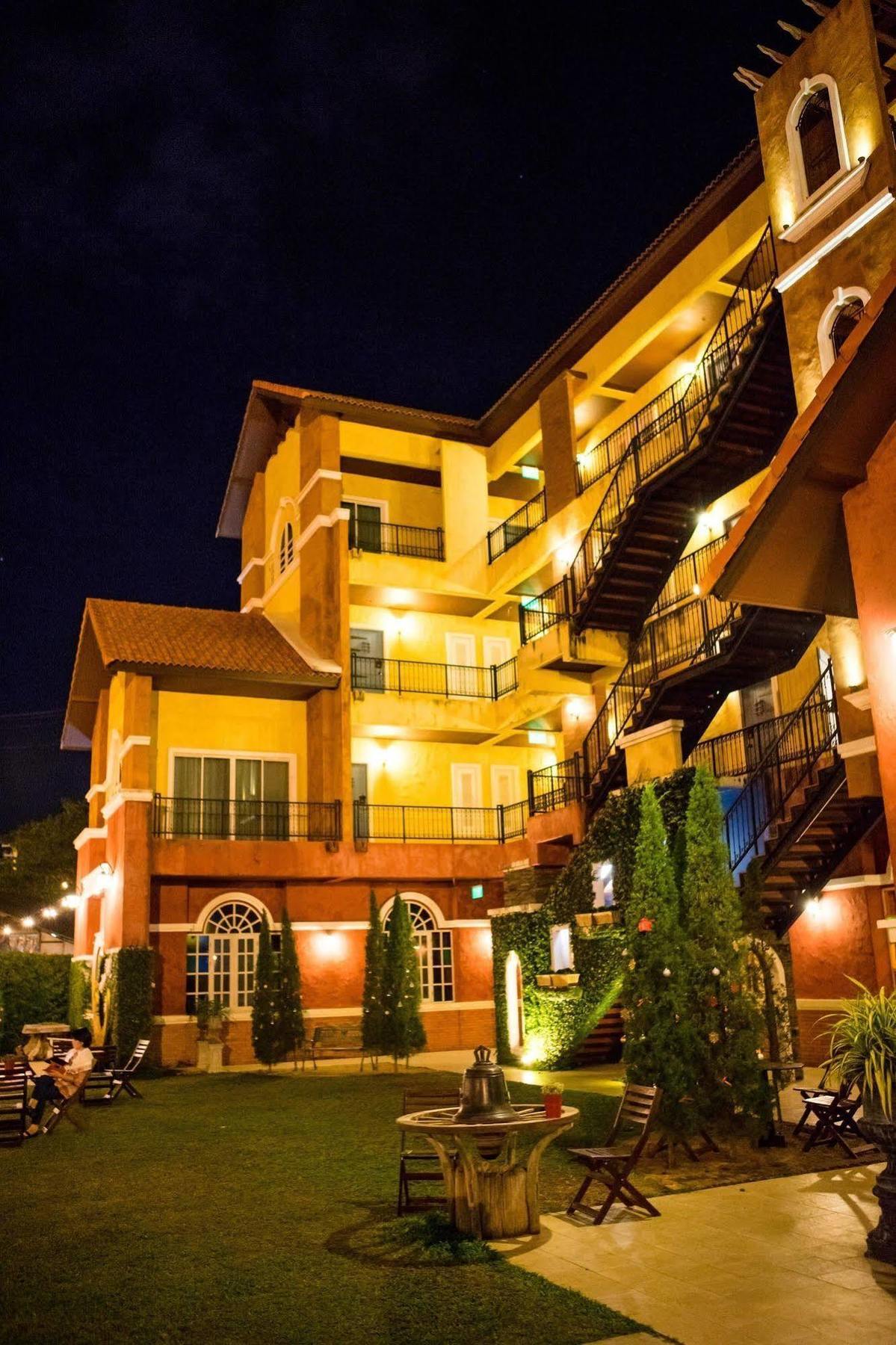 San Pareni Hotel Chiang Mai Exterior foto